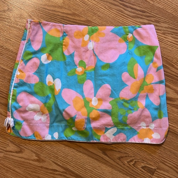 Lilly Pulitzer skort, size 6 - Picture 2 of 5